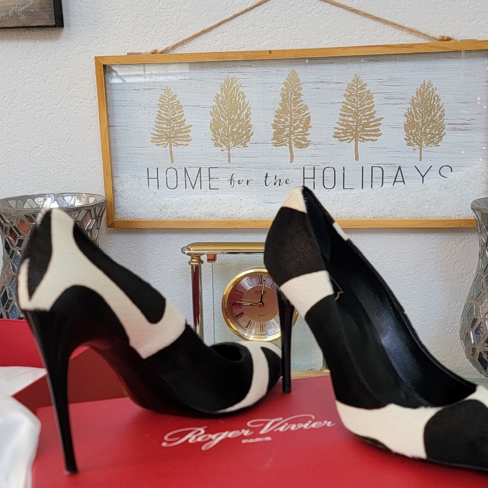Roger Vivier, size 40 (8-1/2-9), zebra pump. Never worn.